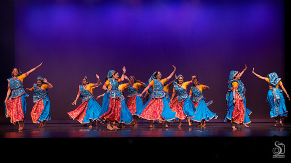 552_SakhiSangam2025_14 Medley_9730