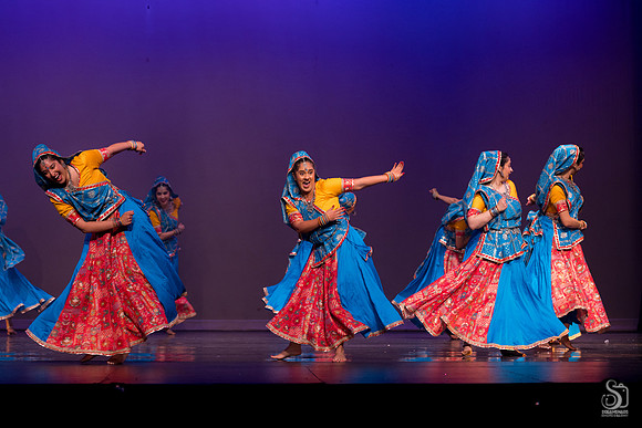 559_SakhiSangam2025_14 Medley_9745