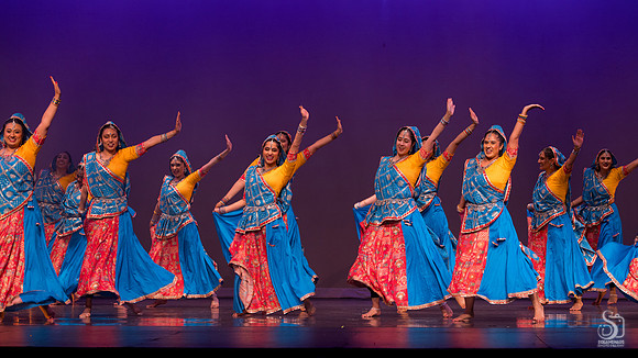553_SakhiSangam2025_14 Medley_9731