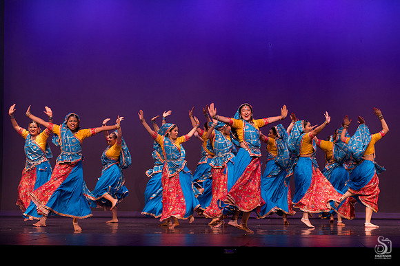 551_SakhiSangam2025_14 Medley_9725