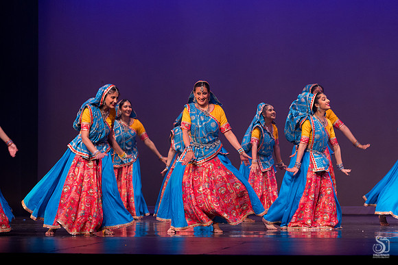 556_SakhiSangam2025_14 Medley_9738