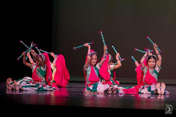 107_SakhiSangam2025_03 Jhumti Radha_8474