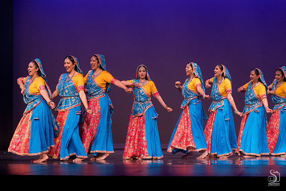562_SakhiSangam2025_14 Medley_9754