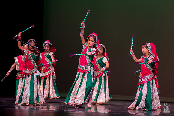 103_SakhiSangam2025_03 Jhumti Radha_8462