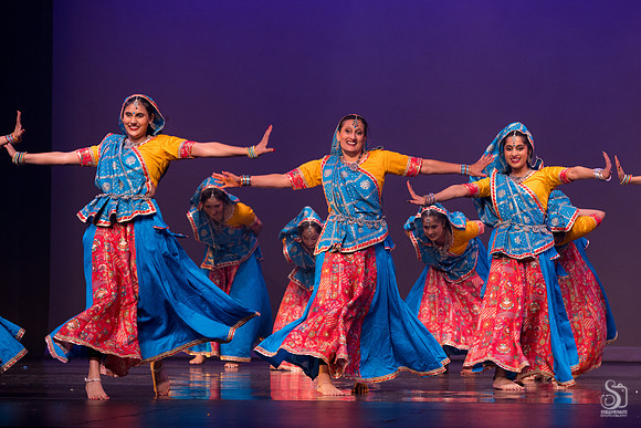 555_SakhiSangam2025_14 Medley_9737